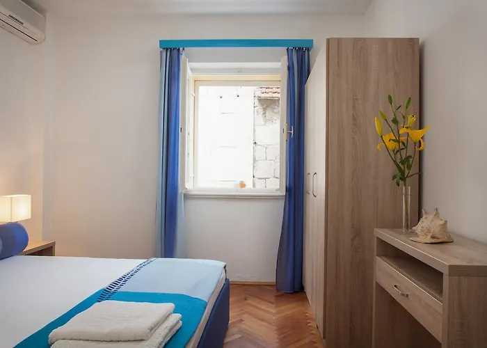 Potts Point Makarska