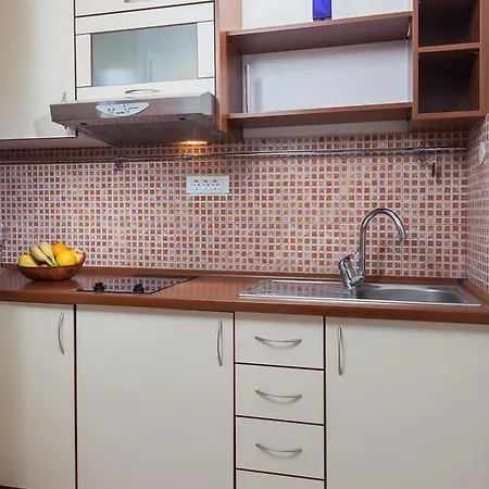 Potts Point Макарска