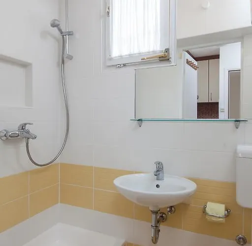 Apartment Potts Point Makarska